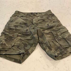 American Eagle Next Level Flex Classic Cargo Shorts At The Knee Size 32